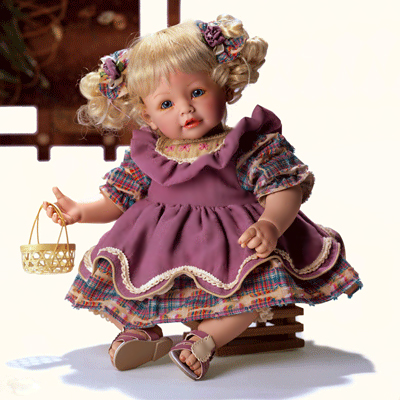 Кукла блондинка, с голубыми глазами, в лиловом платье