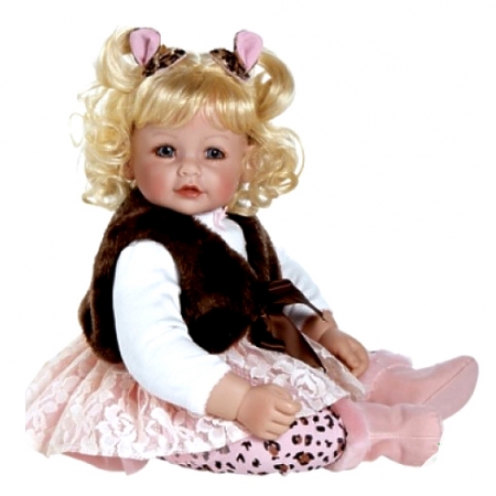 Кукла Адора блондинка в меховой жилетке